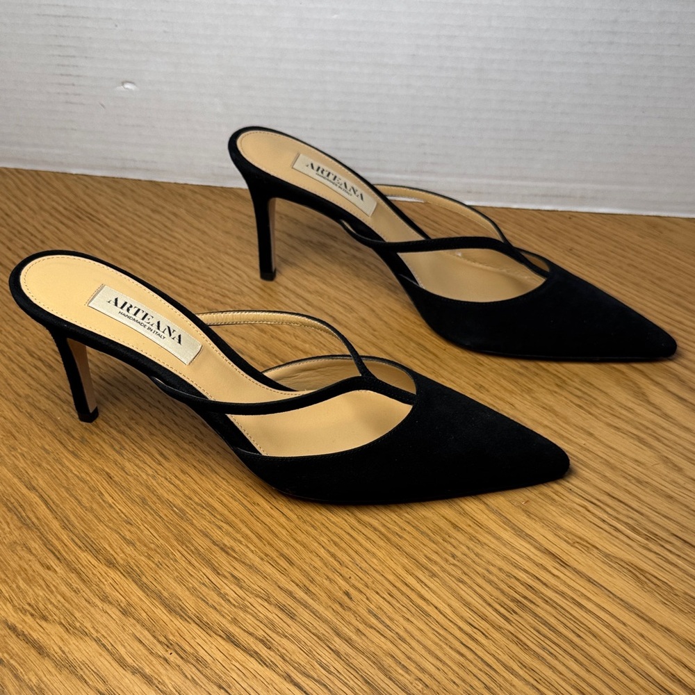 ARTEANA NWOB Black Suede T Strap Pointed Toe High Heel Mules Women's Designer 39